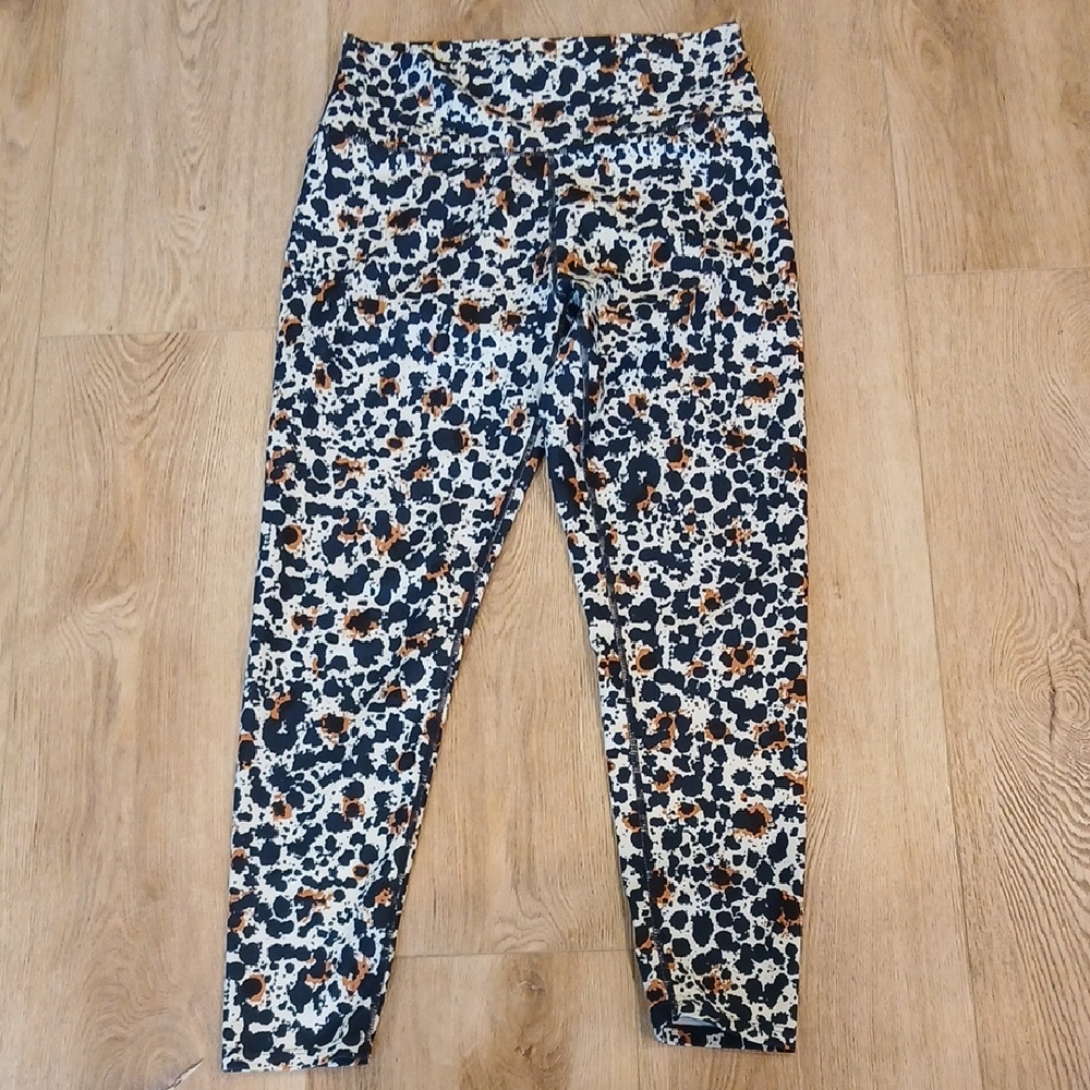 Sage Large Black and Orange Patterned Legging Workout Capri Yoga